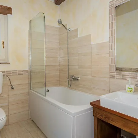 Natura Mikulezi Holiday home Stalije