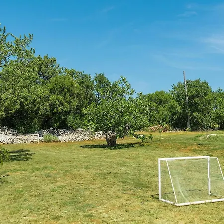 Prázdninový dům Natura Mikulezi Stalije